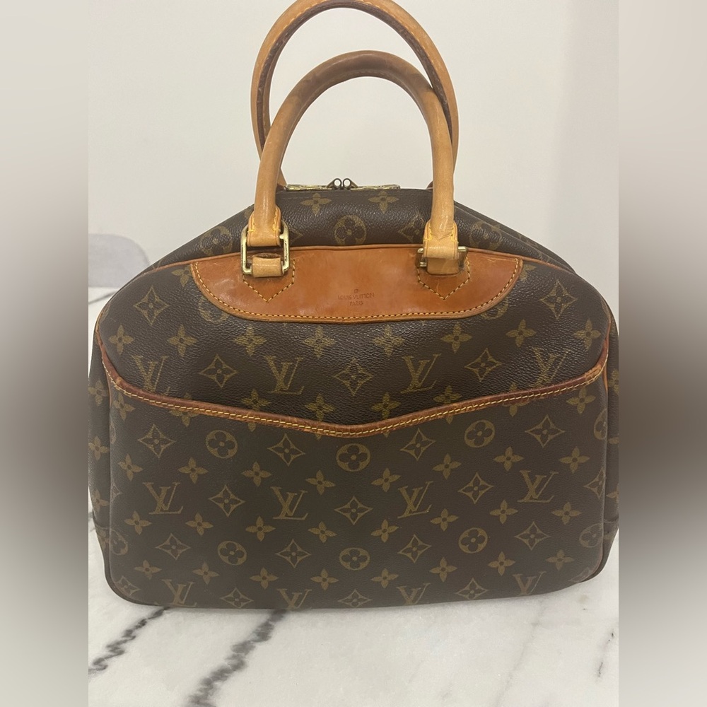 Authentic Louis Vuitton Monogram Deauville Bag